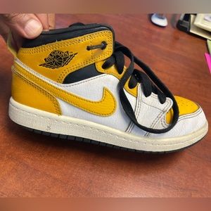 Size 1 air Jordan’s kids … still in good shape